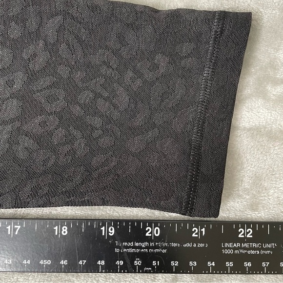 Victoria’s Secret Sport VSX Knockout Black Capri Leggings Set of 2 Size S - Picture 14 of 16